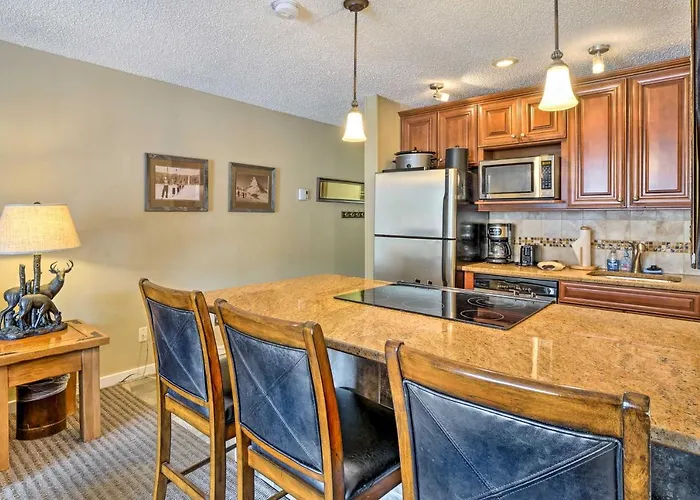 Ski-in/ski-out W/ Balcony! Holiday home Copper Mountain